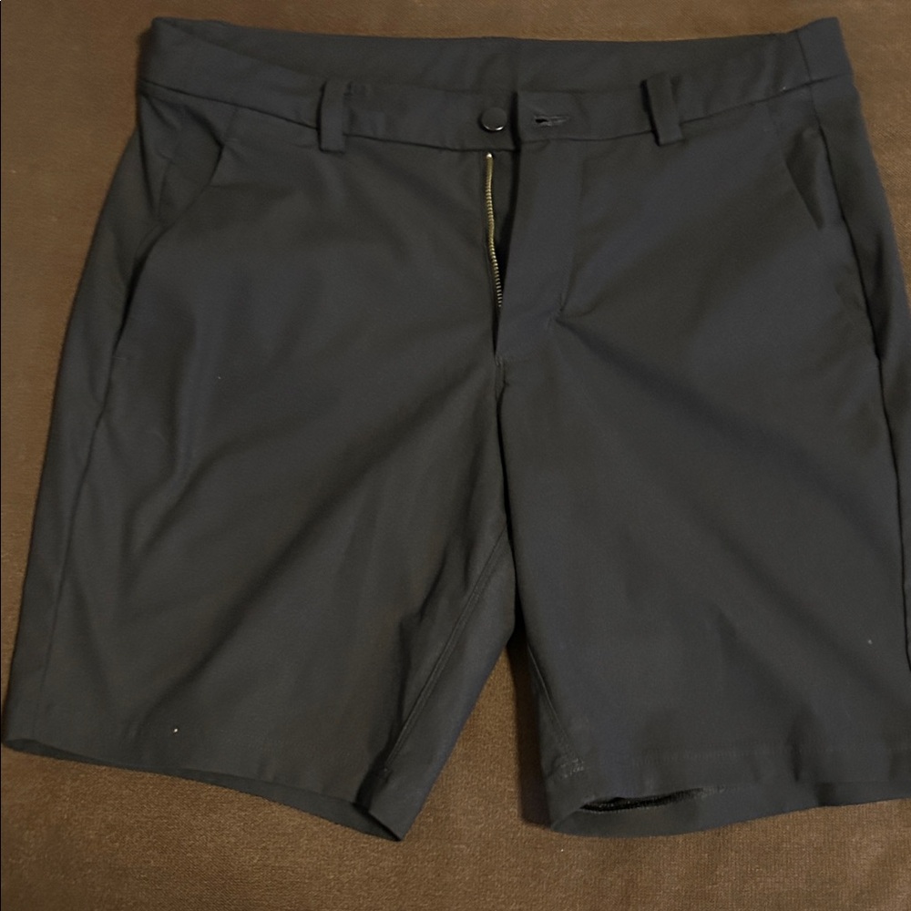 Lululemon Athletica Men's Black Flat Front Shorts